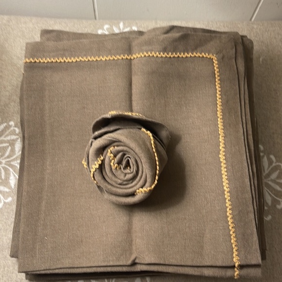 Set of 12  Linen Cocktail Napkins 21”x 21” Set of 12 Linen Placemats 19.5”x13.5” - Picture 6 of 14